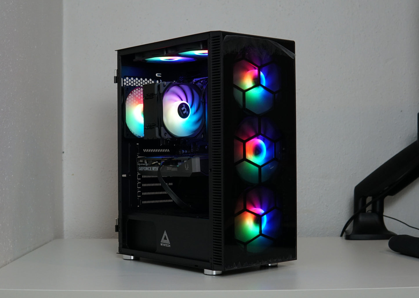 Gaming PC NEU - Ryzen 7 5700X - RTX 5060 - 16GB RAM - SSD - 2 Jahre Garantie
