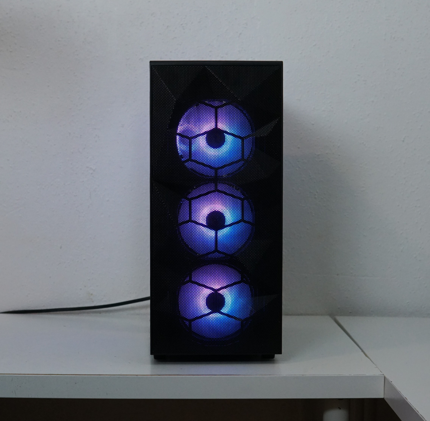Gaming PC - Intel i5 8500 - RX 5700 - 16GB RAM - SSD - WLAN - Garantie