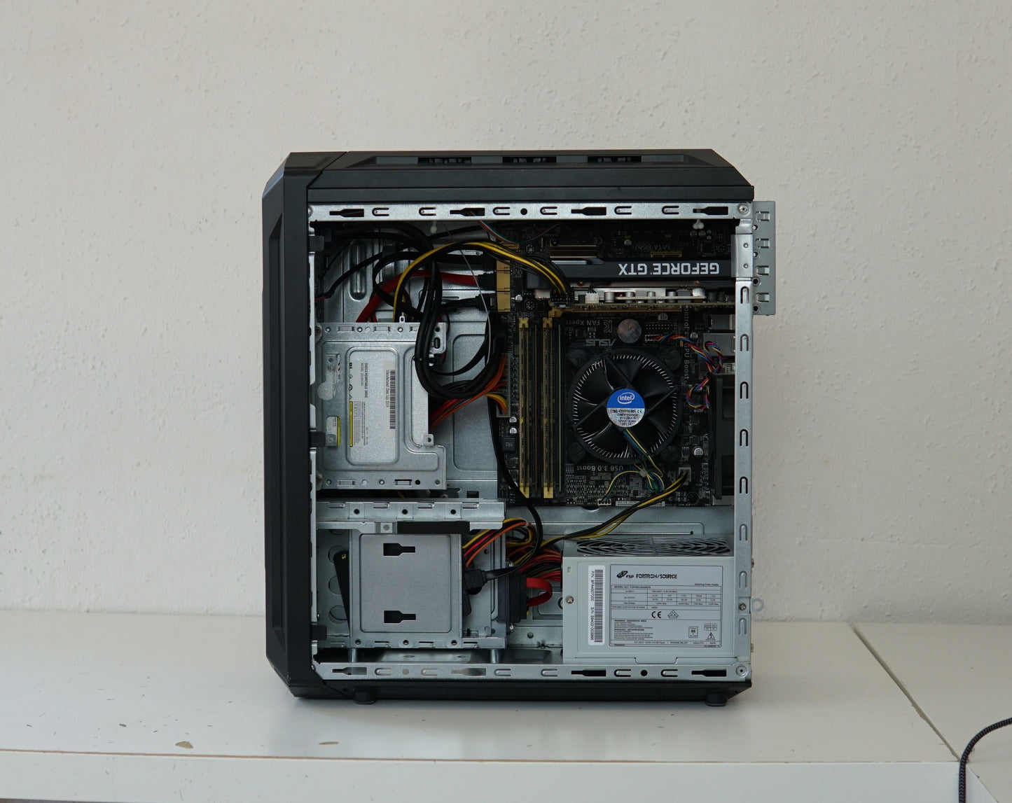 Gaming PC - GTX 1660 SUPER - i7 4770K - 16 GB RAM - SSD - WLAN