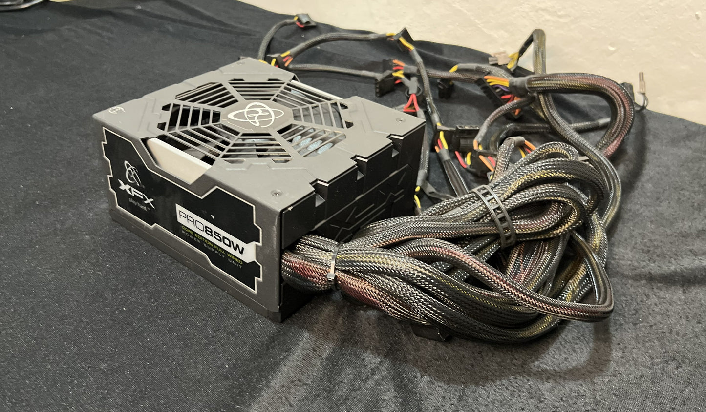 XFX Core Edition Pro XPS-850W-SEW ATX Netzteil 850 Watt
