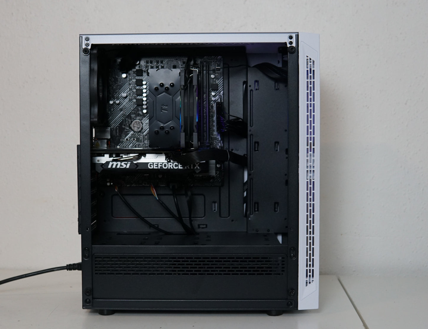 Gaming PC NEU - Ryzen 5 5600X - RTX 4060 TI - 16 GB RAM - 512 GB SSD