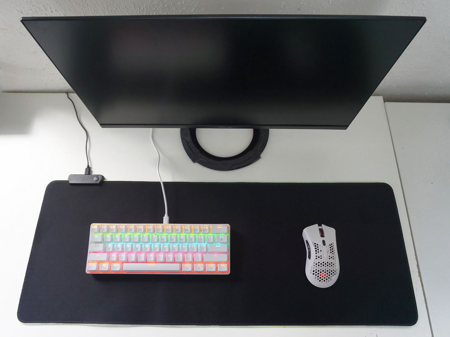 Gaming Setup - RGB Gaming Maus, Tastatur und Mousepad